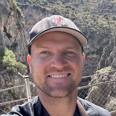 Eddie, founder and wildlife biologist behind Adventure Ed